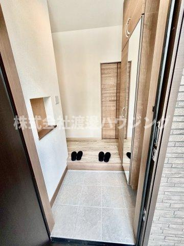 下新庄5丁目新築一戸建の玄関