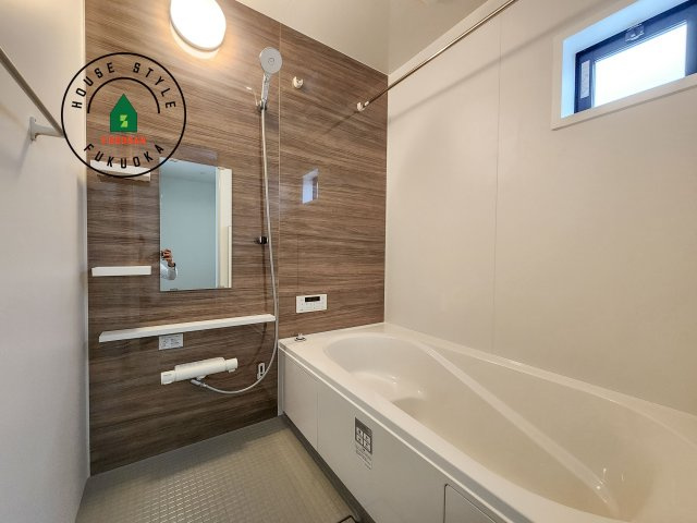 糟屋郡須恵町上須恵第7-2棟（1号棟）　の浴室|1日の疲れを癒してくれる広々バスルーム。雨の日のお洗濯にも大活躍な浴室乾燥機付です！