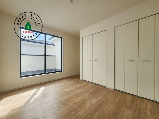 糟屋郡須恵町上須恵第7-2棟（1号棟）　の寝室|主寝室には収納力に優れたクローゼットがありますので、お部屋もすっきり片付きます。