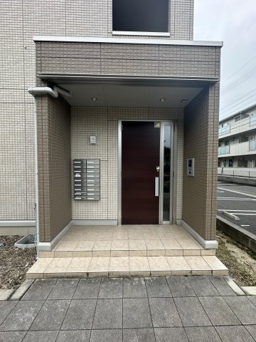 クリア　トゥレスＢ棟のエントランス