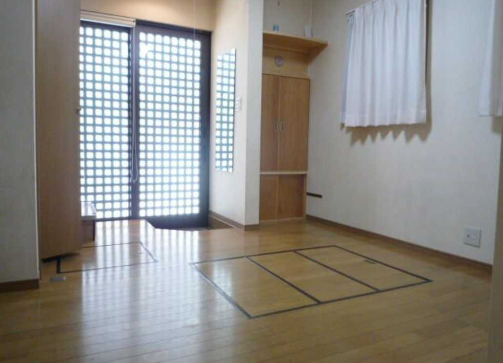 新町２丁目戸建　ロフト　追い焚き　トイレ２か所の内装