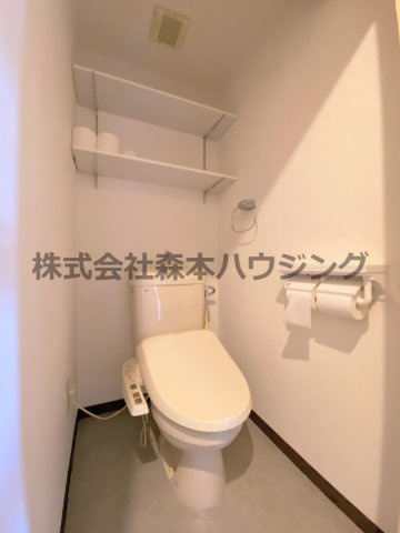 【トイレ】 | 　ブランドールMIII | 落ち着いた色調のトイレです