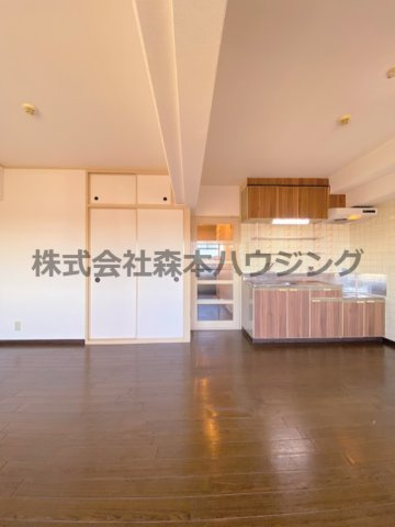 【居間・リビング】 | 　ブランドールMIII | 使いやすいリビングです