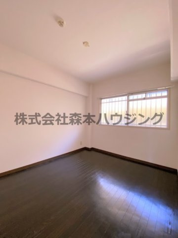 【洋室】 | 　ブランドールMIII | 明るい洋室です