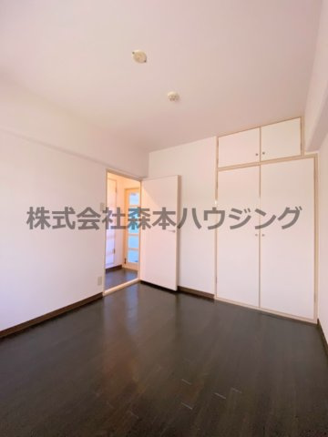 【洋室】 | 　ブランドールMIII | 広々とした洋室です