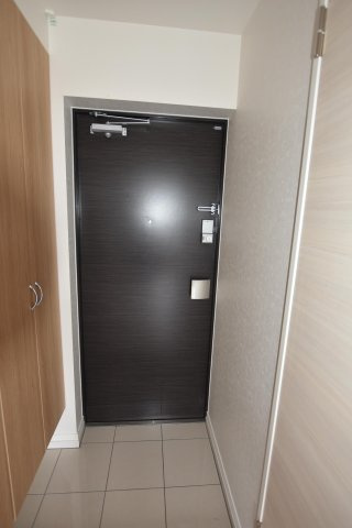 【玄関】 | エンクレスト薬院NOBLE | 別号室の写真になります。現況優先。