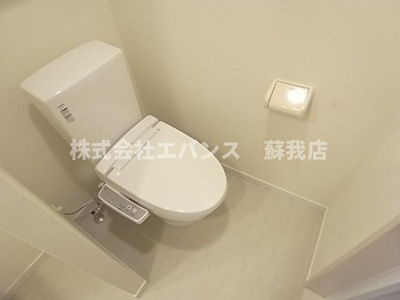 【トイレ】 | リブリ・シャルマン | シンプルで使いやすい温水洗浄便座付トイレです