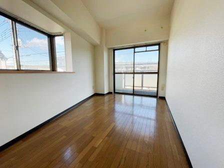 さいたま市桜区西堀３丁目の賃貸マンションの居間・リビング|居間です