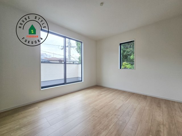 福岡市東区香住ヶ丘5丁目第1-1棟（1号棟）　の寝室|主寝室には収納力に優れたクローゼットがありますので、お部屋もすっきり片付きます。