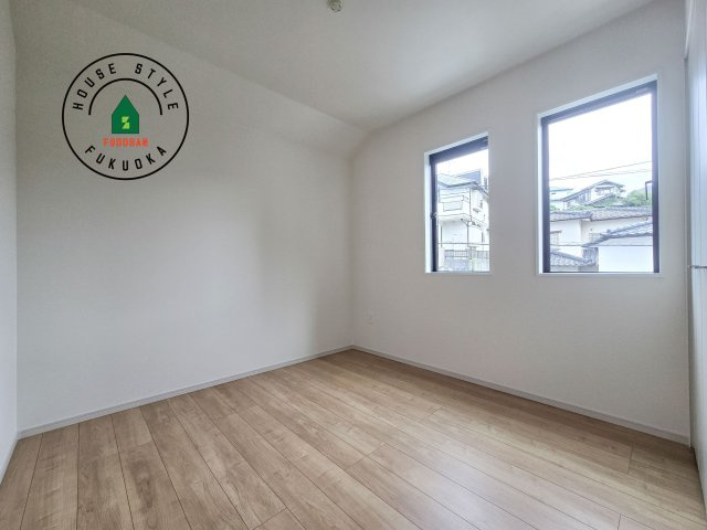 福岡市東区香住ヶ丘5丁目第1-1棟（1号棟）　の洋室|採光良好な洋室は全居室、複層ガラスの遮熱効果と断熱効果で、一年中快適に過ごせます。