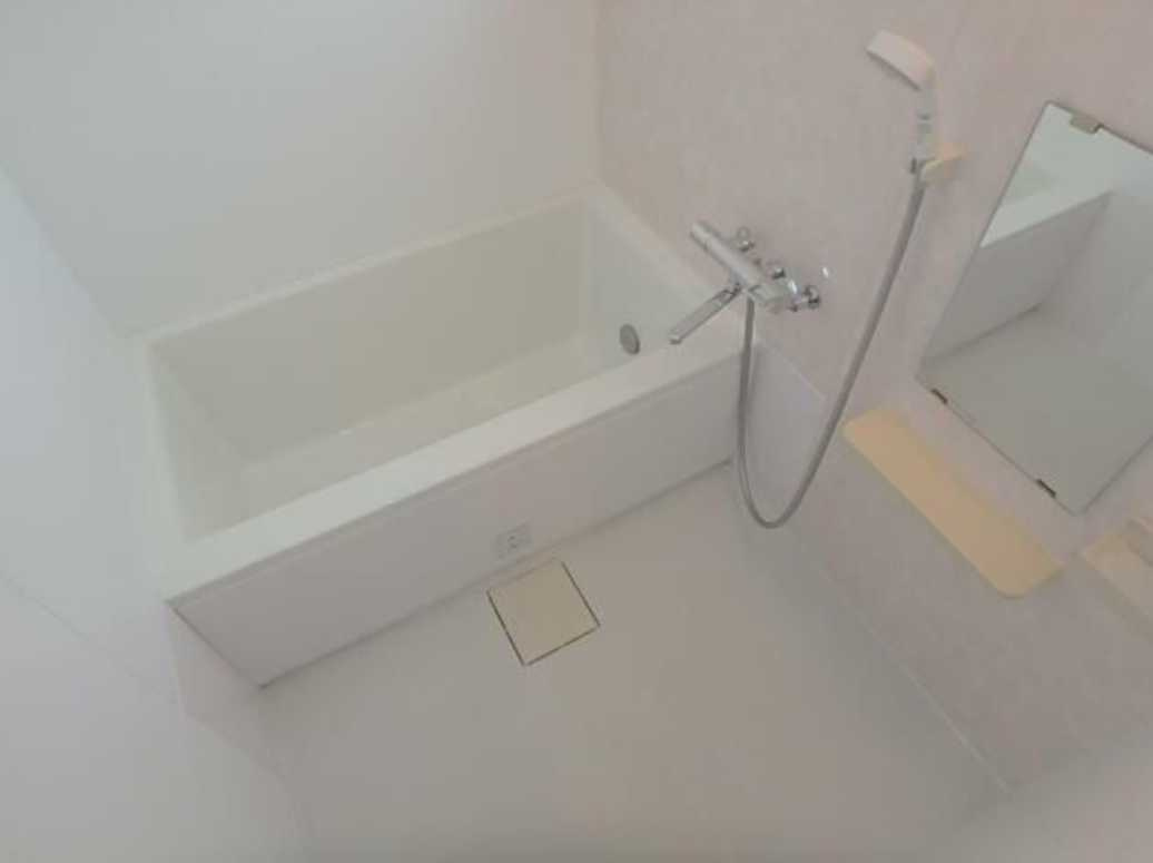 ヴィラ花見堂　最上階　角部屋　ファミリー向けの浴室