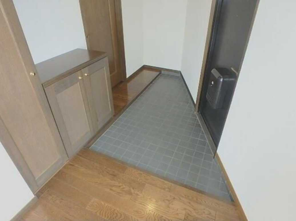 ヴィラ花見堂　最上階　角部屋　ファミリー向けの玄関