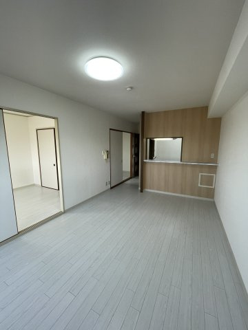 パルティール田中の居間・リビング|イメージとして同マンション他部屋を表示しています