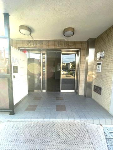 パルティール田中のエントランス