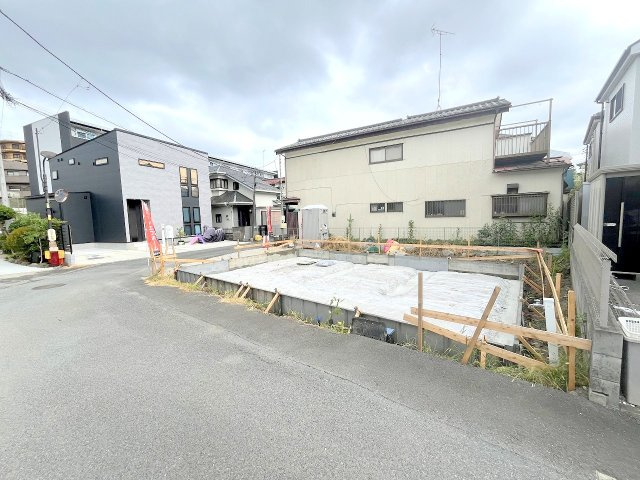 福生市福生全1棟　新築戸建の前面道路含む現地写真