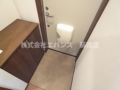 【玄関】 | メゾンクレールⅢ | 収納もある玄関です