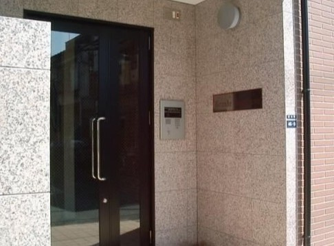 グランデ・ハナブサのエントランス