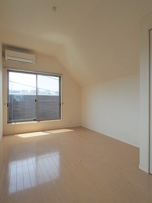 【その他】 | 新宿区左門町戸建 | ６．７畳洋室