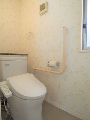 【トイレ】 | 新宿区左門町戸建 | ２階トイレ