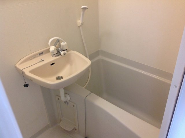 レオパレスギャレの浴室