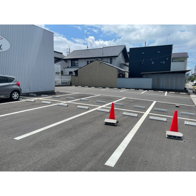 岐阜市加納城南通１丁目の駐車場の外観