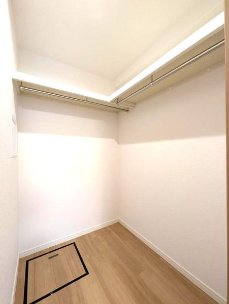 リステージ本郷台プリズムガーデンの洋室|WICもあり、お部屋を広々とお使い頂けます。
お洋服が多い方にも安心です！