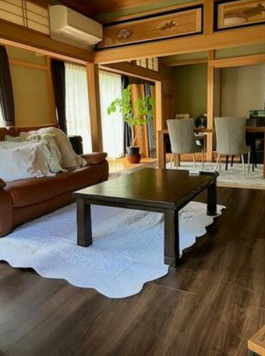 8/23新規　戸建　高山市朝日町青屋　1890万の居間・リビング