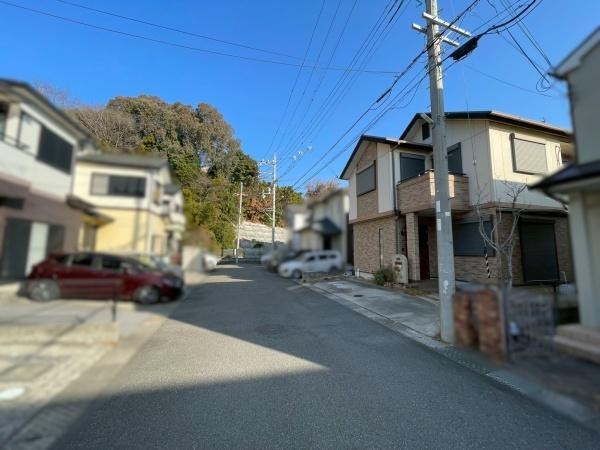 和歌山市西庄　中古戸建の前面道路含む現地写真
