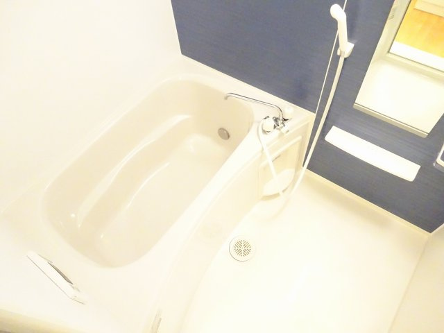 ラ・セゾン・クレールの浴室|コンパクトで使いやすいお風呂です