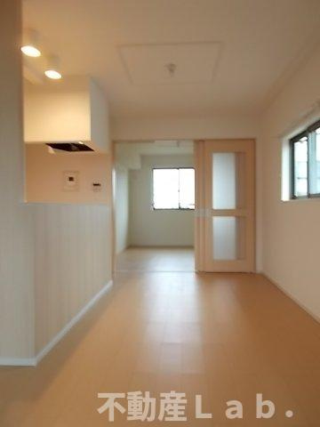 イースト　ワン　ハルズの居間・リビング