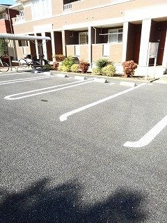 カーサ．エテルノ　Ⅱの駐車場