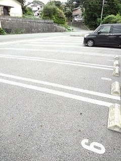 アルモニーⅡの駐車場