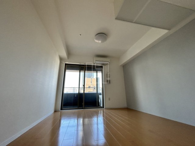 【居間・リビング】 | SERENiTE北浜 | SERENiTE北浜（セレニテ北浜）　洋室