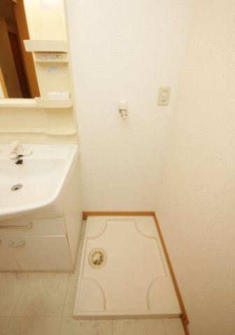 プラネットCの洗面所|別部屋反転間取りのお写真となります。
