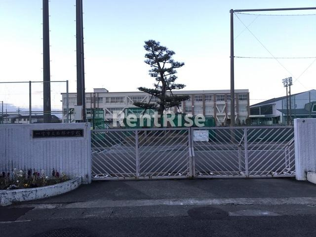 ペティハウス・ロベリアのバルコニー|一宮市立南部中学校 1.5km