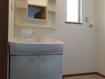 【洗面所】 | ソレアード壱番館 | 広い洗面スペース