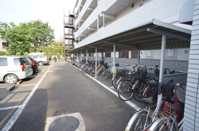 【その他】 | ルミエール戸田 | 屋根付き駐輪場　無料　※２台まで