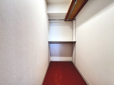 【収納】 | ディークラウディア津久野駅前アクアガーデン | ウォークインクローゼットありますよ♪季節の物や家族の思い出も大切にしまっておけますね！