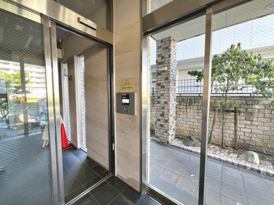 【エントランス】 | ディークラウディア津久野駅前アクアガーデン | オートロックですので、セキュリティ面も安心ですよ♪