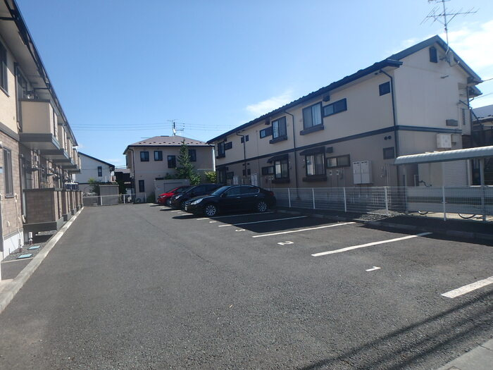 プレジールの駐車場