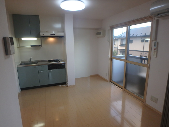 プレジールの居間・リビング