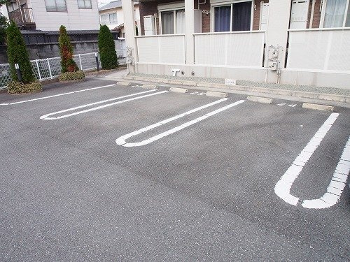 サン　クレメントＡの駐車場