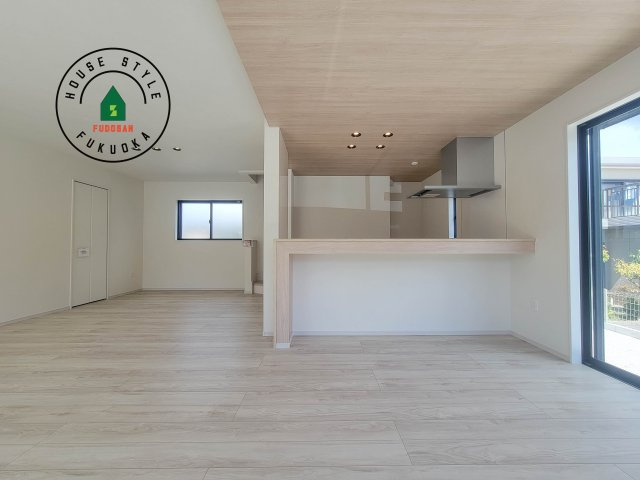 福岡市南区老司5丁目第5-1棟（1号棟）　の居間・リビング|キッチンからリビングをしっかり確認できます。家族の笑顔があふれる空間になりそうですね。