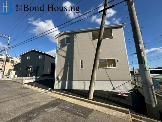 お車2台駐車可能・LDKは約18帖　竜が岡　全3棟　1号棟の前面道路含む現地写真