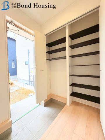 お車2台駐車可能・LDKは約18帖　竜が岡　全3棟　1号棟の収納