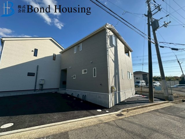 お車2台駐車可能・LDKは約18帖　竜が岡　全3棟　1号棟の前面道路含む現地写真