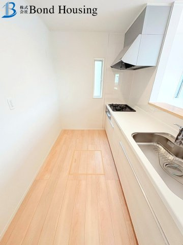 お車2台駐車可能・LDKは約18帖　竜が岡　全3棟　1号棟のキッチン