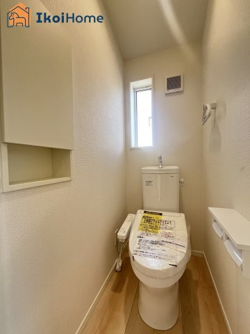 神戸市西区竜が岡第9　1号棟　新築戸建のトイレ|【ホームページに現地動画掲載中】●年中無休：当日予約可●トイレが2か所あるので夜中もや朝も楽ちん。