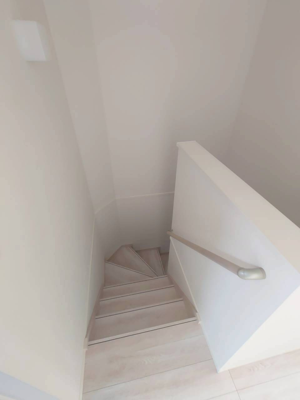 T.フレスト山之手 Dのエントランス