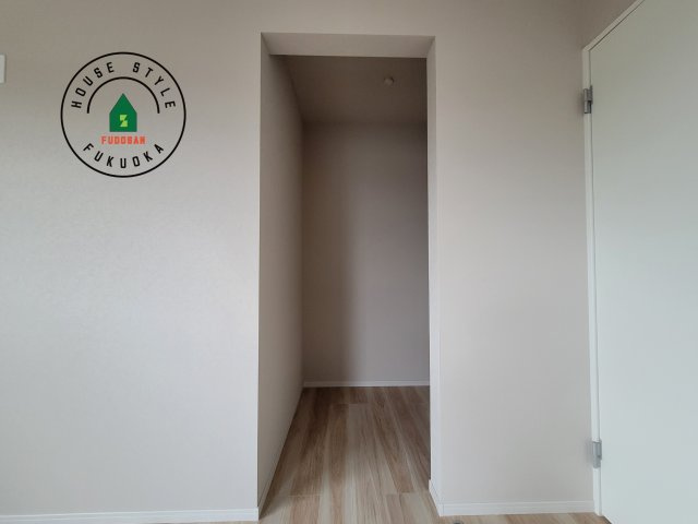 筑紫野市筑紫駅前通2丁目第1-1棟（1号棟）　の収納|洋服や大きな荷物が多い方や人数の多いご家族などは、一般的なクローゼットよりもウォークインクローゼットのほうが使い勝手が良いです。